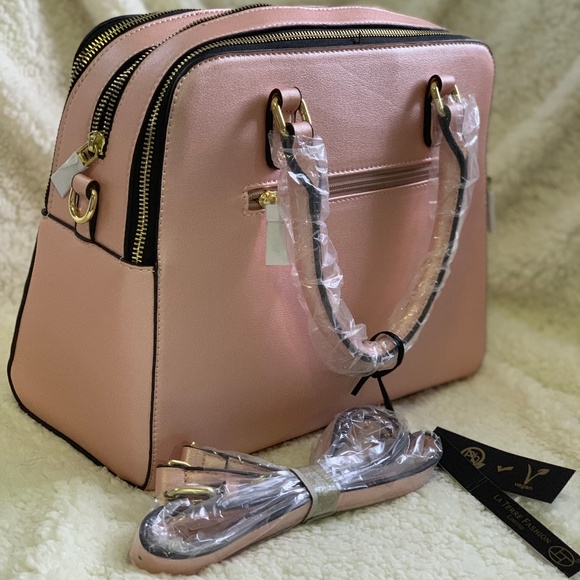 la terre fashion bags price